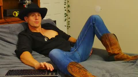 twitter zack1fisher online show from 12-20-25, 01:02