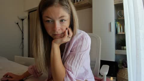 Snapshot of bestgirl_ofthe_neighborhood chatting on 11-11-25, 07:52 Vicky online show from 11-11-25, 07:52