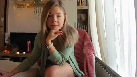 Snapshot of bestgirl_ofthe_neighborhood chatting on 01-07-26, 08:06 Vicky online show from 01-07-26, 08:06