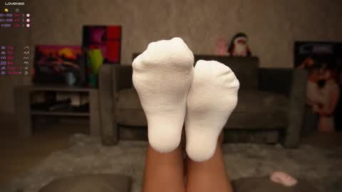 Emely online show from 10-27-25, 03:21