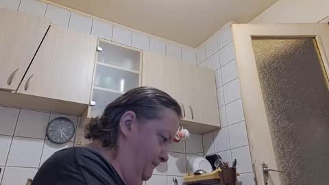 Snapshot of bethnorth chatting on 10-08-25, 02:20 bethnorth online show from 10-08-25, 02:20