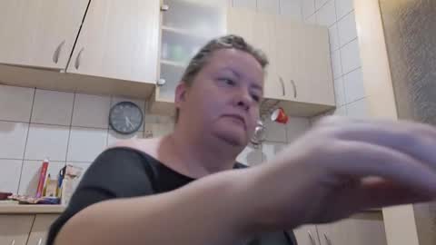 Snapshot of bethnorth chatting on 10-10-25, 02:21 bethnorth online show from 10-10-25, 02:21