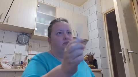 Snapshot of bethnorth chatting on 10-20-25, 02:23 bethnorth online show from 10-20-25, 02:23