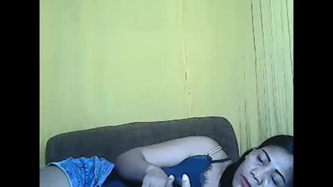 Snapshot of betty_83 chatting on 11-04-25, 12:04 betty_83 online show from 11-04-25, 12:04