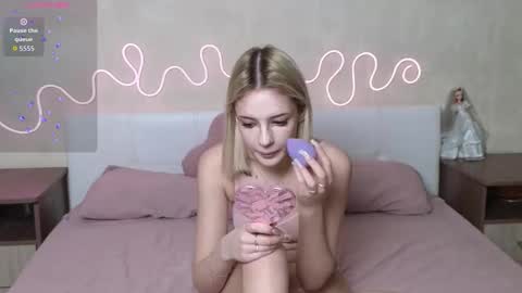 Snapshot of betty_blame chatting on 11-24-25, 08:47 Betty and Oscar online show from 11-24-25, 08:47