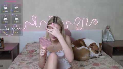 Snapshot of betty_blame chatting on 11-28-25, 08:50 Betty and Oscar online show from 11-28-25, 08:50