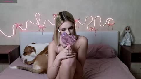 Snapshot of betty_blame chatting on 12-03-25, 09:51 Betty and Oscar online show from 12-03-25, 09:51