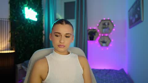 Betty Grey online show from 09-20-25, 06:31