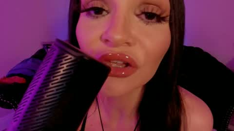 Snapshot of bettybishop chatting on 03-03-25, 10:28 NatashaxoBangs online show from 03-03-25, 10:28