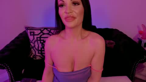 Snapshot of bettybishop chatting on 03-03-25, 01:31 NatashaxoBangs online show from 03-03-25, 01:31