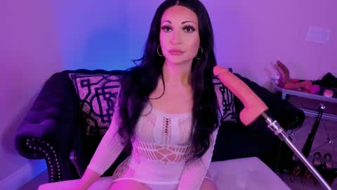 Snapshot of bettybishop chatting on 09-12-25, 04:45 NatashaxoBangs online show from 09-12-25, 04:45
