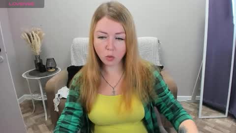 Snapshot of bettyurbane chatting on 09-22-25, 04:47 Mila Sweet online show from 09-22-25, 04:47