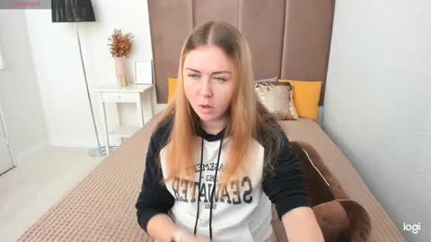 Snapshot of bettyurbane chatting on 10-07-25, 05:04 Mila Sweet online show from 10-07-25, 05:04