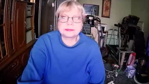 BeverlyQCynia online show from 11-21-25, 01:43