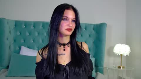 Snapshot of beverlyyork chatting on 02-01-25, 10:34 Beverly online show from 02-01-25, 10:34