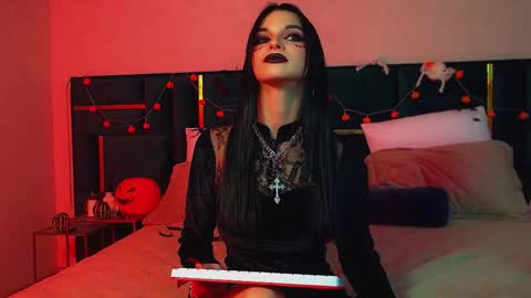 Snapshot of beverlyyork chatting on 10-29-25, 06:20 Beverly online show from 10-29-25, 06:20