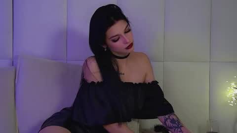 Snapshot of beverlyyork chatting on 11-15-25, 07:27 Beverly online show from 11-15-25, 07:27