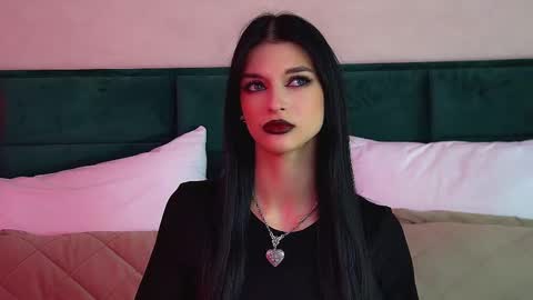 Snapshot of beverlyyork chatting on 11-28-25, 07:00 Beverly online show from 11-28-25, 07:00