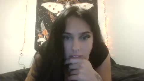 Snapshot of bexbex945874 chatting on 11-23-25, 12:32 bexbex945874 online show from 11-23-25, 12:32