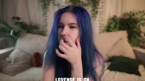 Eliz online show from 12-14-25, 01:44