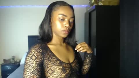 Snapshot of bhritany_brow chatting on 03-10-25, 02:17 Bhri online show from 03-10-25, 02:17