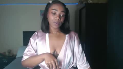 Snapshot of bhritany_brow chatting on 03-11-25, 03:05 Bhri online show from 03-11-25, 03:05