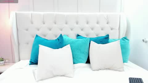 Snapshot of bhritany_brow chatting on 10-21-25, 05:57 Bhri online show from 10-21-25, 05:57