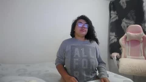 Bianca Tuesday to Sunday from 2am to 6am UTC-5 online show from 10-31-25, 09:10