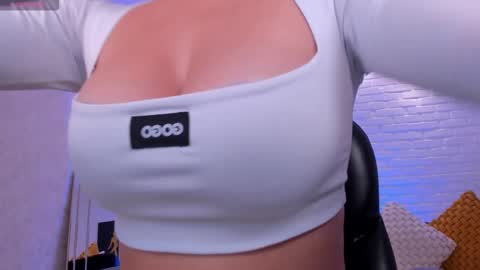 Bianca Pierce online show from 12-22-25, 12:13