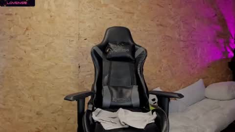 Biancastrong.. IGThebiancastrong online show from 02-19-25, 08:22