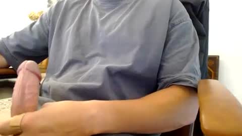 Snapshot of bifitboy chatting on 09-25-25, 01:37 Ryan online show from 09-25-25, 01:37