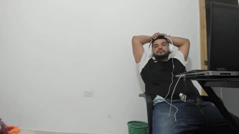 Tommy online show from 12-19-25, 08:54