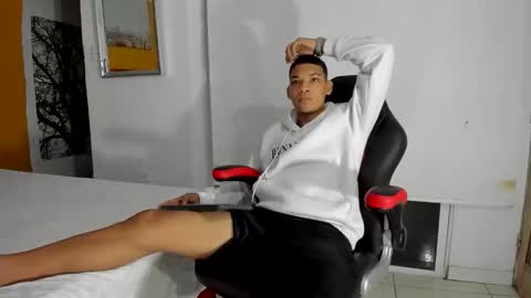 big_jhoonss_ online show from 10-04-25, 02:42