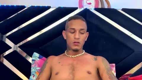 Stiven Leon online show from 01-01-25, 11:27