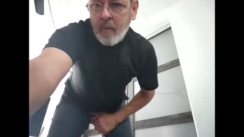 Snapshot of bigal9816192 chatting on 12-12-24, 06:10 bigal9816192 online show from 12-12-24, 06:10