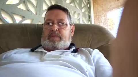 Snapshot of bigal9816192 chatting on 10-15-25, 04:18 bigal9816192 online show from 10-15-25, 04:18