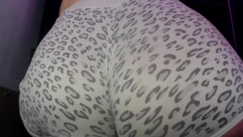 Snapshot of bigass_hot1 chatting on 10-30-25, 06:59 KATERINE online show from 10-30-25, 06:59