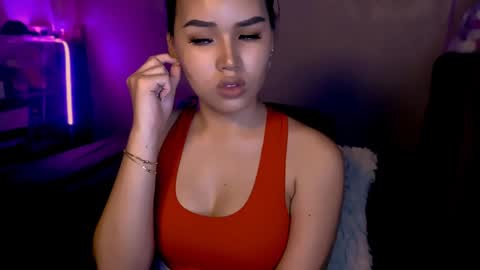 Mia online show from 12-22-24, 03:44