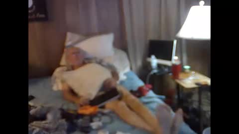 Snapshot of bigbenidick1 chatting on 11-04-25, 12:32 BB online show from 11-04-25, 12:32