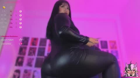 Snapshot of bigboobs_cloe chatting on 09-15-25, 04:40 bigboobs cloe online show from 09-15-25, 04:40