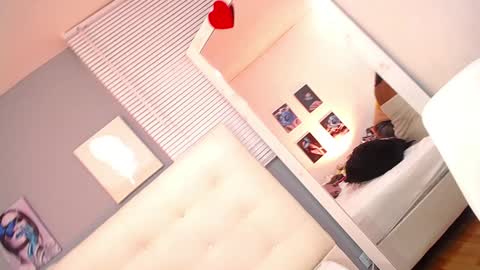 Mia online show from 12-13-24, 04:00