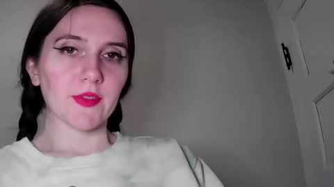 Isabella online show from 01-15-25, 07:34