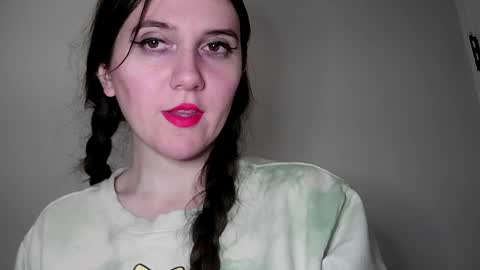 Isabella online show from 01-19-25, 08:07