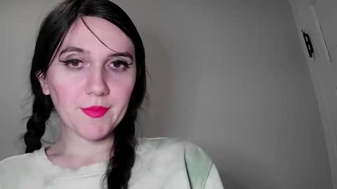 Isabella online show from 01-19-25, 10:17