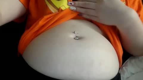 Snapshot of bigbuttmilff chatting on 10-26-25, 03:18 bigbuttmilff online show from 10-26-25, 03:18
