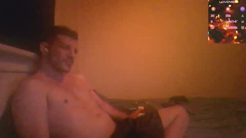 Jon - Im Straight online show from 01-10-25, 04:44