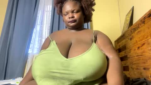 Snapshot of bigchocotities chatting on 02-16-25, 04:20 bigchocotities online show from 02-16-25, 04:20