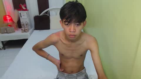 Snapshot of bigcock_kerbzz chatting on 11-12-25, 01:00 bigcock_kerbzz online show from 11-12-25, 01:00