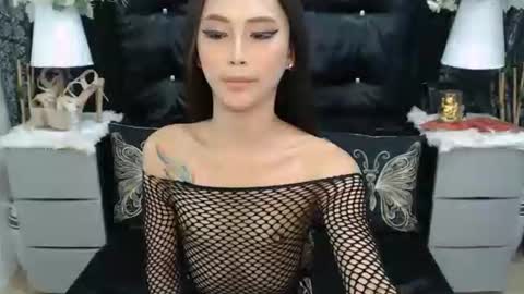 HOLLY online show from 02-26-26, 10:09