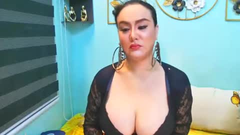 Snapshot of bigcocknloadstits chatting on 09-13-25, 04:07 Flirty Sofia online show from 09-13-25, 04:07